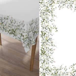 Mantel elegante con flores blancas